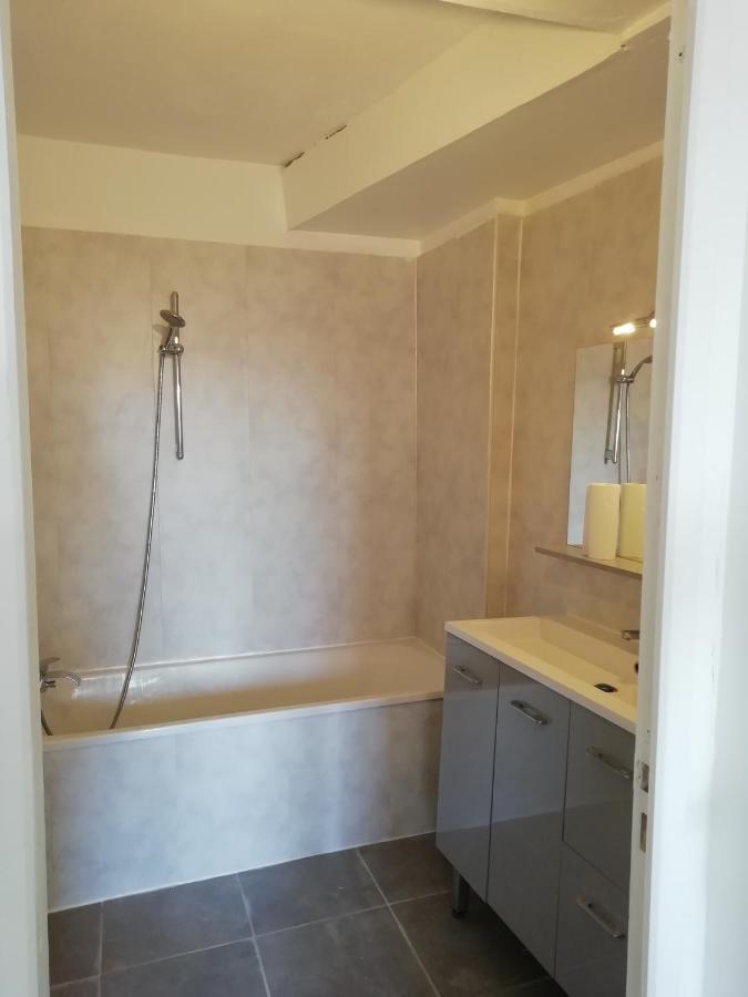 Ancienne Caserne Du Chateau Azille Zewnętrze zdjęcie